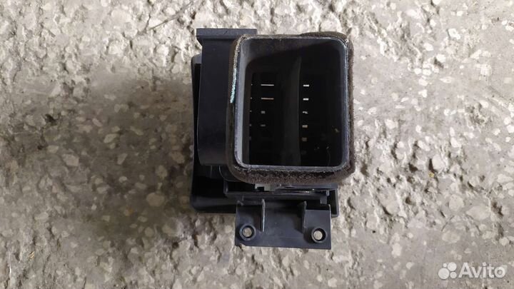 Дефлектор правый Опель вектра б