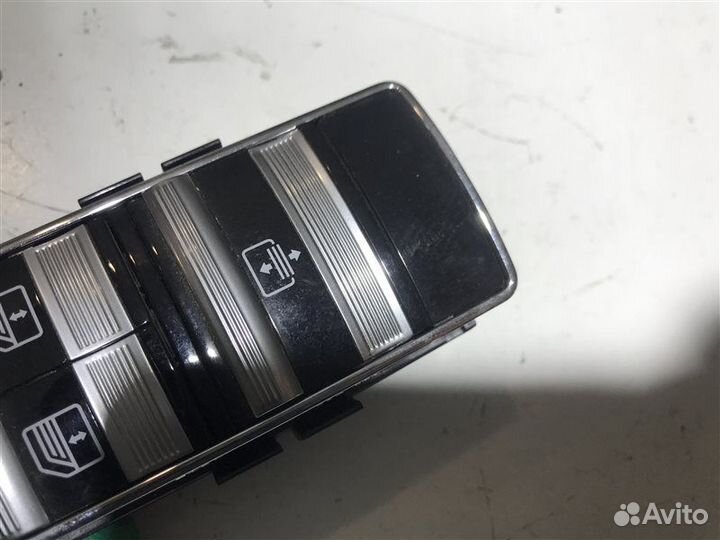 Кнопка стеклоподъемника задняя правая