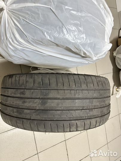 Michelin Pilot Sport 4 S 275/45 R20 и 275/45 R20 102Y