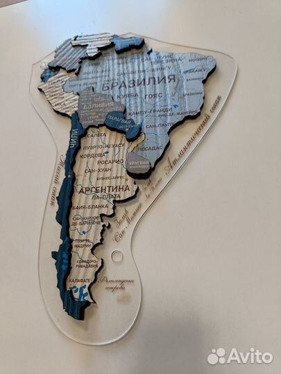 Деревянная карта мира на оргстекле