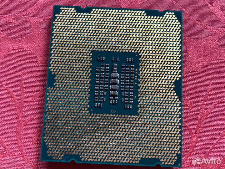 Два процессора Intel Xeon E5-2603v2