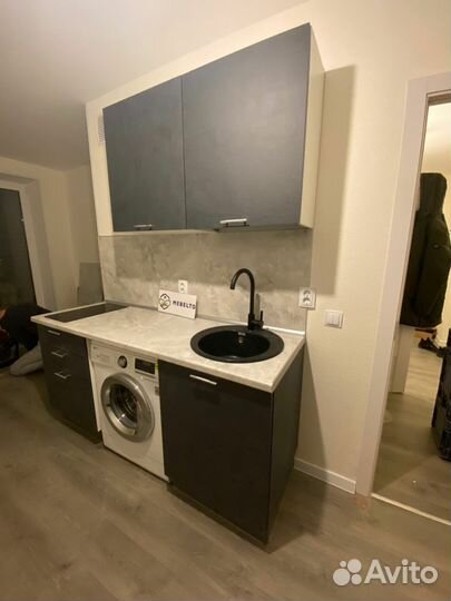 Кухня в хрущевку прямая матовая