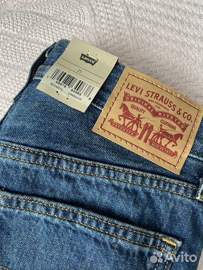 Джинсы levis