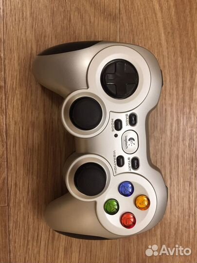 Геймпад Logitech F710