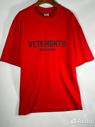 Футболка Vetements