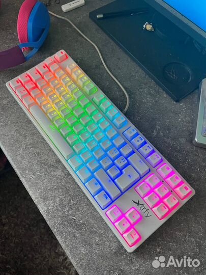 Клавиатура Xtrfy K4 TKL RGB White