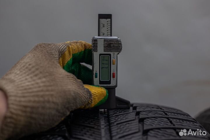 Michelin X-Ice XI3 245/45 R19 102H