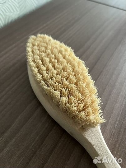 Массажная щетка для тела