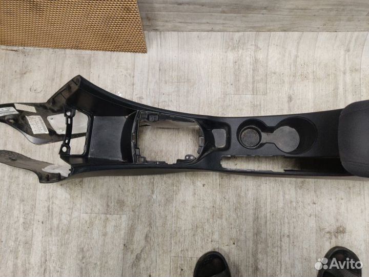 Консоль центральная Hyundai Solaris седан G4FC 1.6