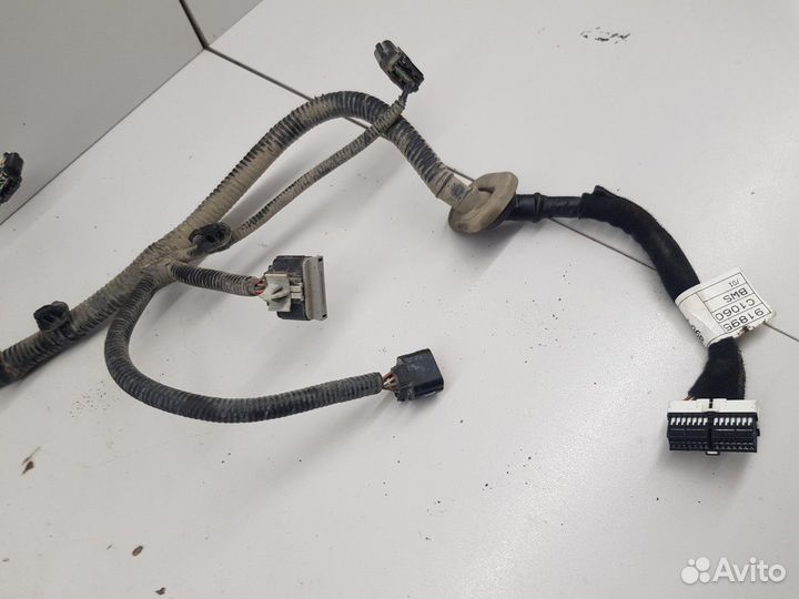 Электропроводка заднего бампера (Hyundai Sonata)