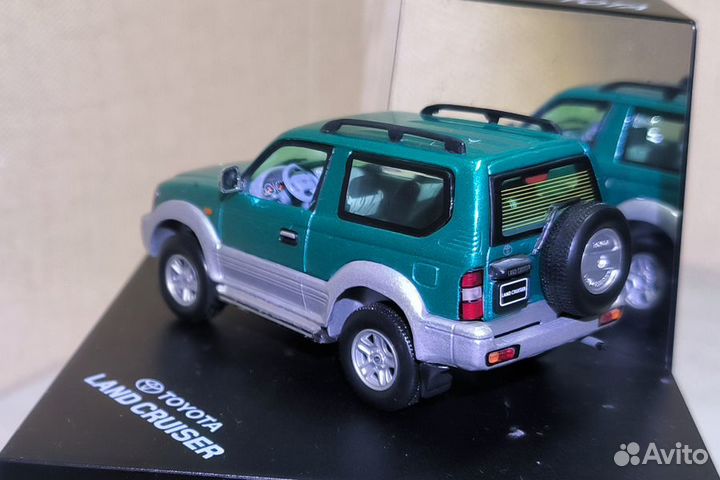 Коллекционная модель Toyota Land Cruiser green-gre