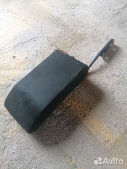 Подлокотник ваз 2110-11-12