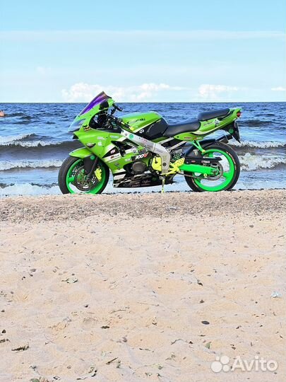 Мотоцикл Kawasaki ninja для фотоссесии