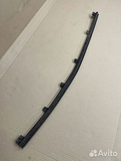 Уплотнитель капота передний Мерседес C-class w204