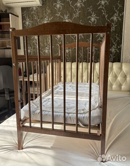 Детская кроватка