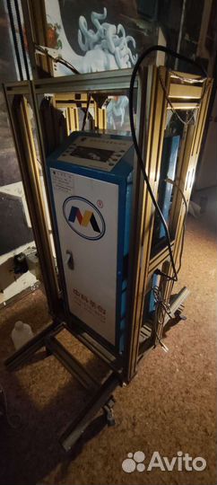 Вертикальный принтер для печати на стенах