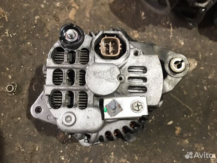 Honda Jazz Fit генератор (2001 2008)