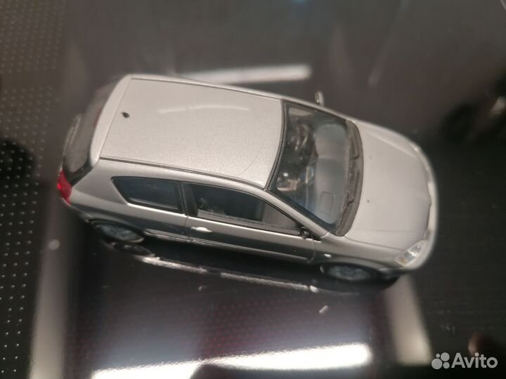 Модель автомобиля Toyota Corolla 1:43 minichamps