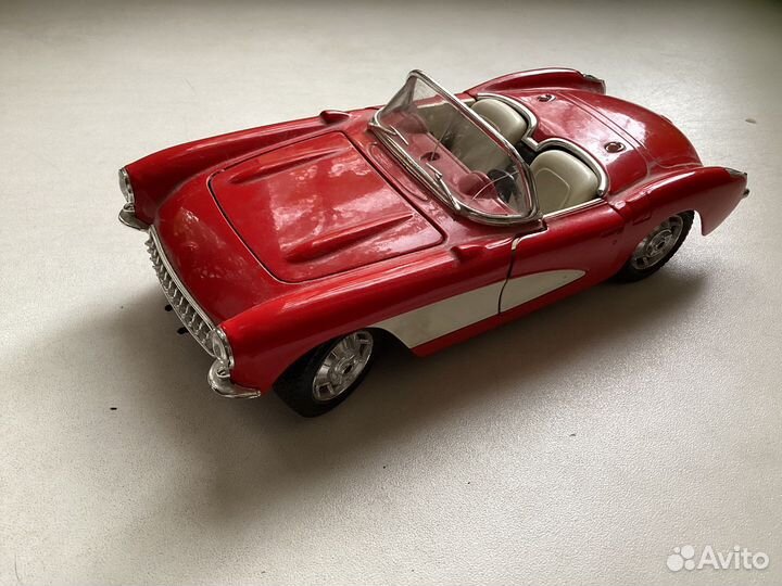 Модель автомобиля Chevrolet Corvette 1957