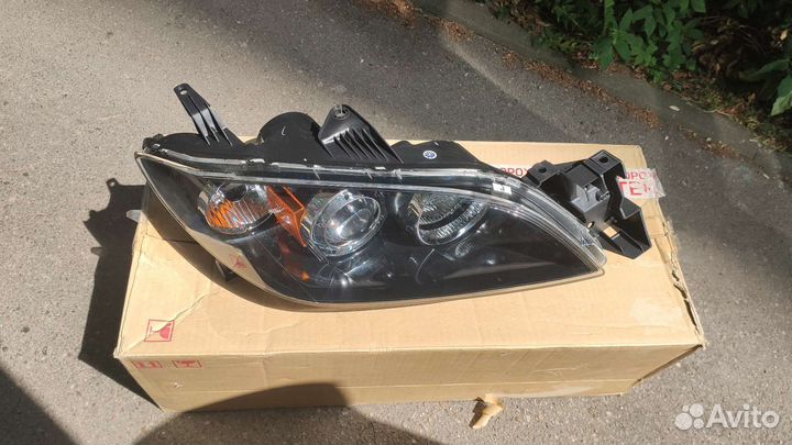 Фара Mazda 3 2002-2006 седан xenon
