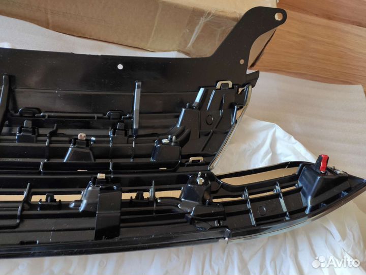 Решетка радиатора Mitsubishi Qutlander