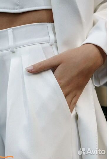 Брючный костюм женский 42 44 новый