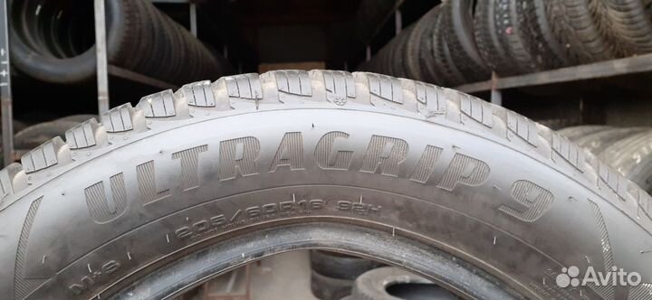 Goodyear UltraGrip 9 205/60 R16