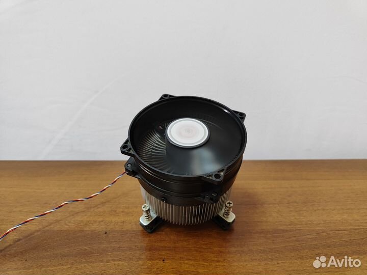 Качественный кулер с большим радиатором для LGA775