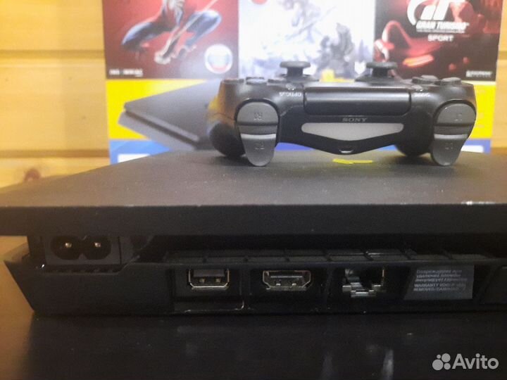 Sony playstation 4 PS4 slim