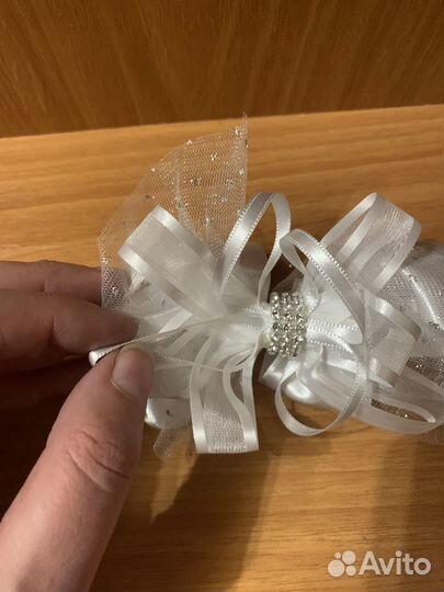 Бант-заколка для волос со стразами