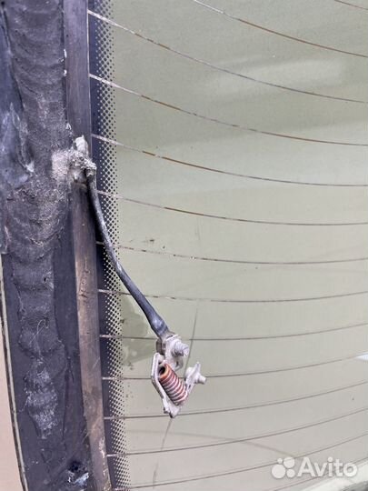 Стекло заднее Mercedes W210