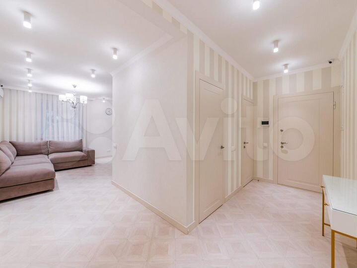 3-к. квартира, 94 м², 2/4 эт.