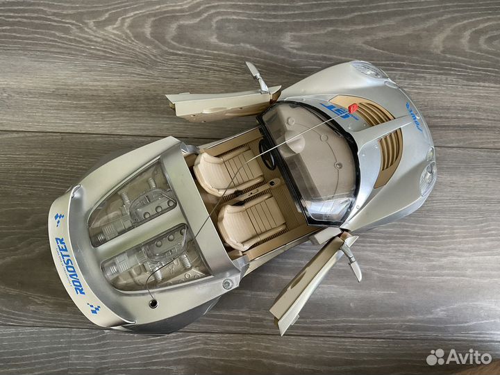 Машинка (автомобиль) радиоуправляемая