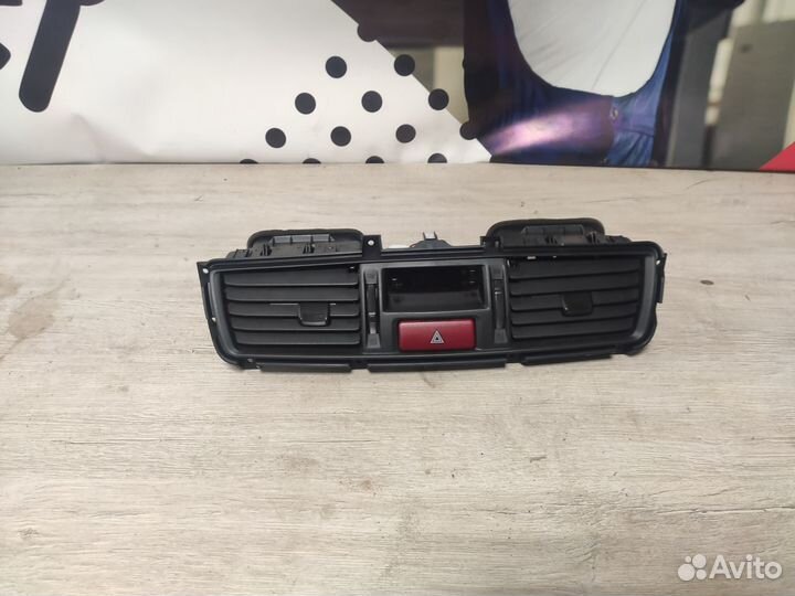 Центральный дефлектор Mitsubishi Lancer 9