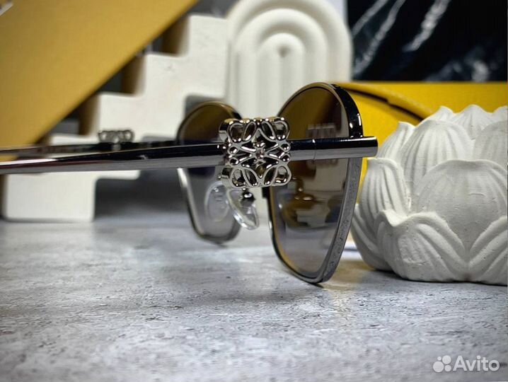 Очки женские loewe