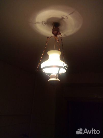 Люстры и светильники бу