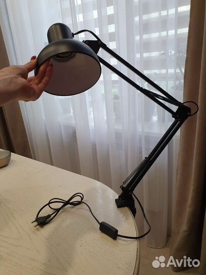 Лампа настольная на стубцине новая бел/черн