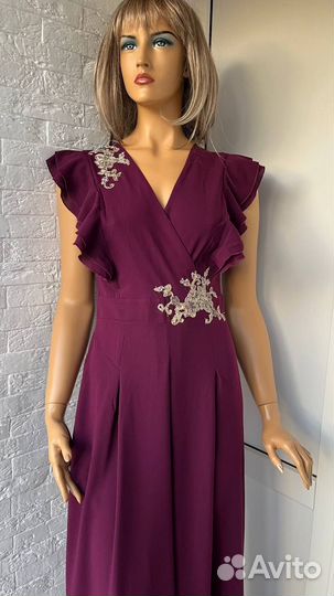 Комбинезон нарядный с кружевным украшением