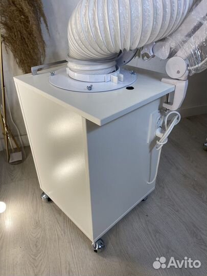 Вытяжка пылесос для маникюра педикюра