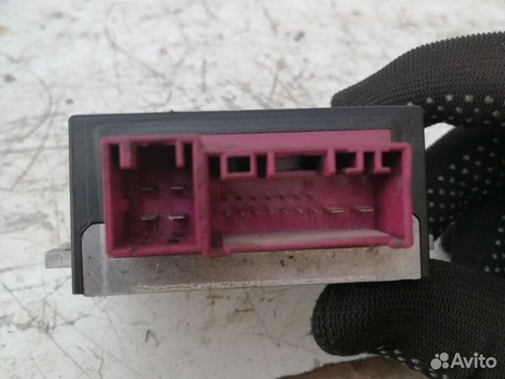 Блок управления топливным насом BMW X5 E70