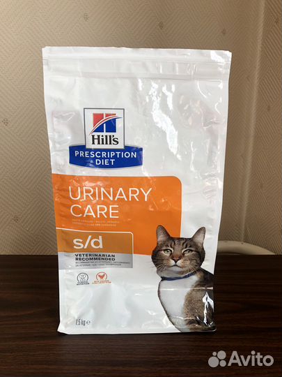 Корм и древесный наполнитель для кошек