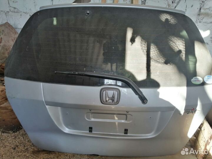 Пятая дверь хонда фит 2 модель