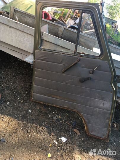 Левая дверь УАЗ буханка