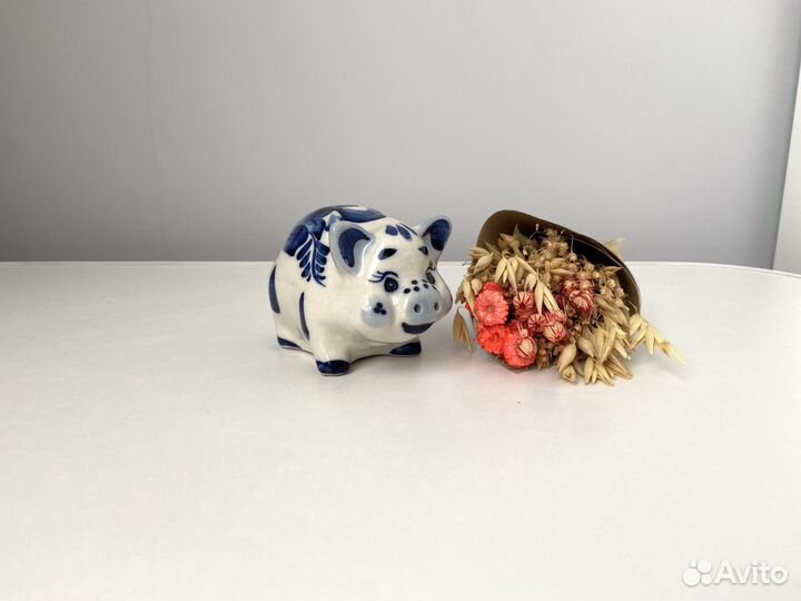 Свинья гжель фигурка, хрюшка сувенир статуэтка