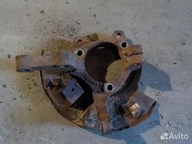 Кулак поворотный передний левый Vortex Estina