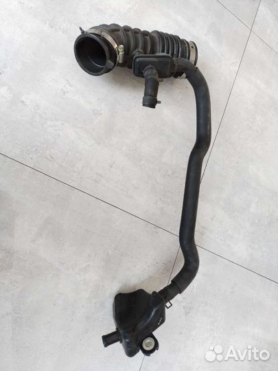 Патрубок воздушного фильтра Infiniti g25 vq25hr