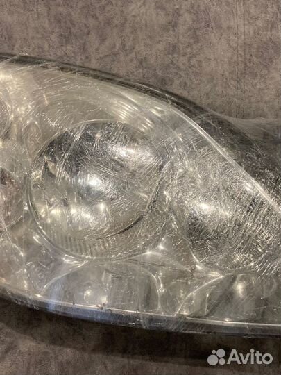 Фара правая Ниссан Примера Р12 ксенон