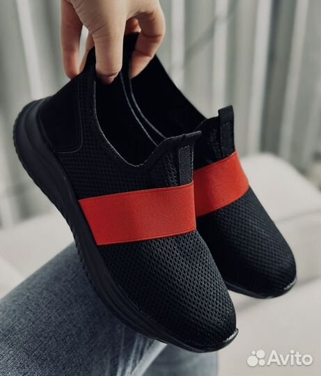 Слипоны черные женские
