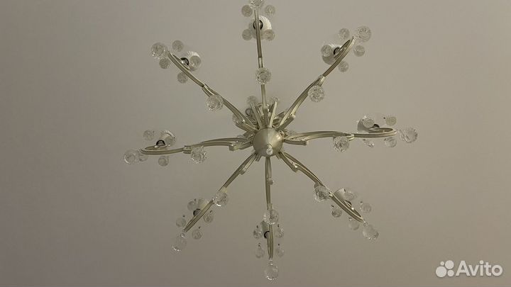 Люстра металлическая с хрусталем