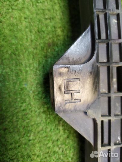 Направляющая стекла задняя левая Kia Ceed JD G4FA